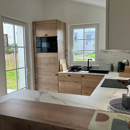 Maison Neuve Proche Centre Avec Wifi - Fr-1-418-266 *